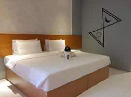 Nite & Day MDC Puncak - Gadog，位于茂物的酒店
