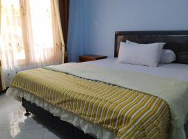 OYO 2423 Hotel Tubalong Taliwang Syariah，位于Taliwang的酒店