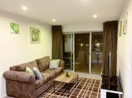 Tranquil, Relaxing Forrest Style Apartment - Braddon CBD