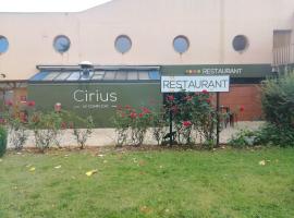 HOTEL RESTAURANT CIRIUS，位于蒙特龙莱班圣艾蒂安机场 - EBU附近的酒店