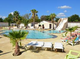 Camping Domaine Du Golfe De Saint Tropez，位于格里莫的酒店