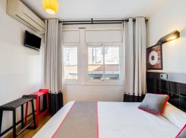 Hostal Athenas，位于圣阿德里安-德贝索斯的酒店