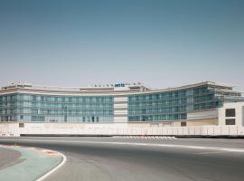 迪拜汽车城丽柏酒店，位于迪拜Dubai Autodrome附近的酒店
