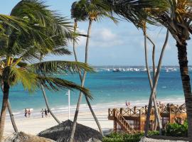 Tropical Villas at Los Corales Beach - Caribbean Rentals FZCO，位于蓬塔卡纳Bavaro的酒店