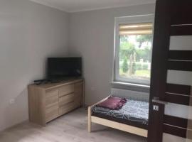 Apartament trzy osobowy Dęblin，位于登布林的酒店