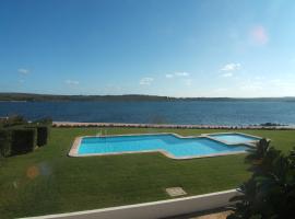 ES CASTELL 1 6 by SOM Menorca，位于福尔内利斯的带泳池的酒店