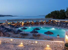 Saint Andrea Seaside Resort，位于纳乌萨科里姆比瑟莱斯海滩附近的酒店