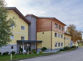 Hotel Gasthof-Strasser，位于Tumeltsham的酒店