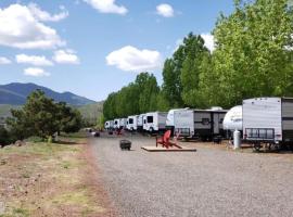 Grand Canyon RV Glamping，位于威廉姆斯的酒店