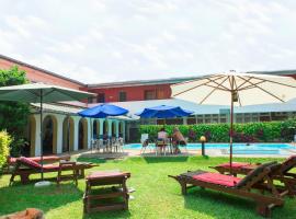 Ranveli Beach Resort，位于拉维尼亚山Mount Lavinia Beach的酒店