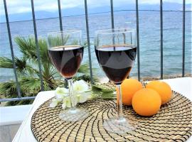 Galini Studios Paralia Platanou，位于阿克拉塔的酒店