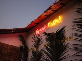 Tropical Hostel，位于阁帕延岛的住宿加早餐旅馆
