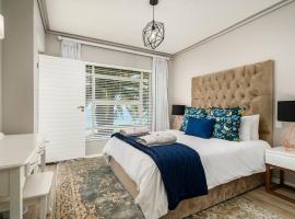 Brookes Hill Suites Luxury Apartment 124，位于伊丽莎白港Bayworld Oceanarium附近的酒店
