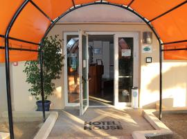 住宅旅馆，位于卡斯泰纳索的酒店