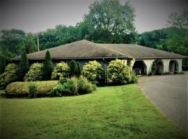 WINNIE'S BED & BREAKFAST，位于Lawrenceburg的酒店