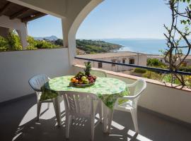 Holiday home in Sciacca Mare: Tennis / Soccer field, barbecue, wifi, cooking are，位于Case San Marco的酒店