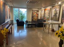 Art house Vasant Vihar New Delhi，位于新德里的酒店