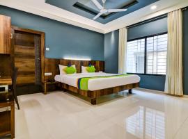 Treebo Shree Sai Suites - 2km from Mahalaxmi Temple，位于戈尔哈布尔的酒店
