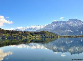 Happy Days sul lago，位于佩尔吉内瓦尔苏加纳的住宿加早餐旅馆