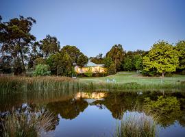 Raynella Alpaca Farmstay，位于Gruyere的农家乐