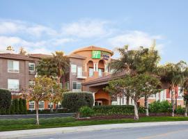 Holiday Inn Express & Suites Corona, an IHG Hotel，位于科罗娜的酒店