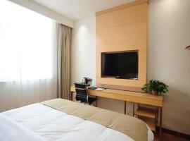 格林豪泰保定清苑区建设北路快捷酒店，位于保定的酒店