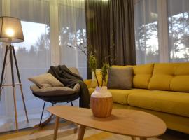 "11" SŁOŃCE WODA LAS - Apartament No11 Garaż w cenie，位于凯尔采的酒店