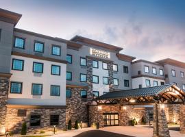 Staybridge Suites - Wisconsin Dells - Lake Delton by IHG，位于威斯康星戴尔的酒店