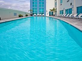 Crowne Plaza Hotel & Resorts Fort Lauderdale Airport/ Cruise, an IHG Hotel，位于劳德代尔堡-好莱坞国际机场 - FLL附近的酒店