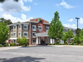 Holiday Inn Express & Suites Southern Pines-Pinehurst Area, an IHG Hotel，位于南派恩斯Moore County - SOP附近的酒店