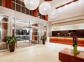克里夫兰洲际套房酒店，位于克利夫兰伯克湖畔机场 - BKL附近的酒店