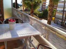 ENCANTADOR apartamento frente a la playa de Bara，位于罗达德瓦拉的酒店