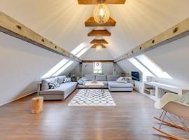 Grand Apartments - Wood Loft Apartment，位于索波特的酒店