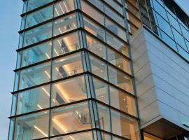 假日德比河光酒店，位于德比的酒店