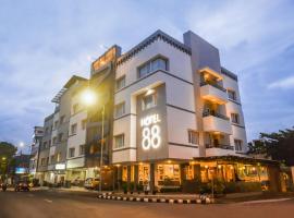 Hotel 88 Jember By WH，位于任抹的海滩酒店
