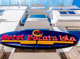 Hotel Bacatá，位于布卡拉曼加帕洛内格罗国际机场 - BGA附近的酒店