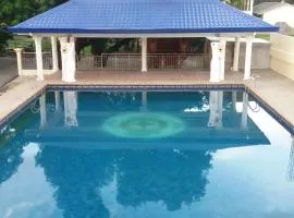 艾卡特瑞尼斯旅舍