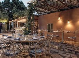 Border cafe and camp，位于Turtok的酒店