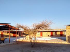 Stop 'n Stay Otavi Rest Camp，位于Otavi利肯伯格山（1625米）附近的酒店