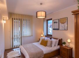 Charming Ski Apartments Near Gondola & Bar Street, Cedar Lodge 1 Complex，位于班斯科的木屋