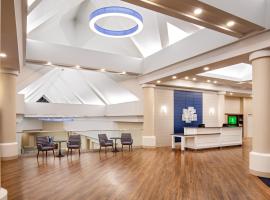 Holiday Inn Newport News - Hampton by IHG，位于纽波特纽斯的酒店