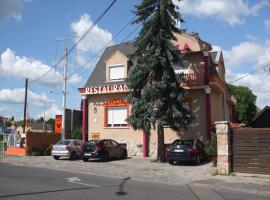 Attila Hotel Budapest，位于布达佩斯的酒店