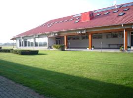 Aero Hotel & Etterem，位于Jakabszállás的酒店