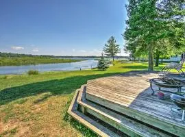 2 Mi to Boat Ramp! Family Cabin on Long Lake