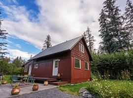 Secluded Seward Home Patio, 2 Mi to Kenai Fjords!，位于西沃德的酒店