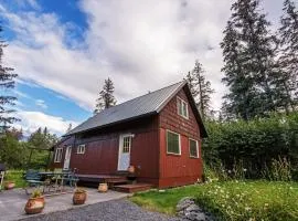 Secluded Seward Home Patio, 2 Mi to Kenai Fjords!