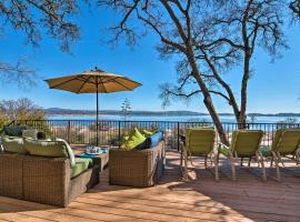 Casa dAmore Extravagant Lakefront Villa!，位于Granite Bay的酒店