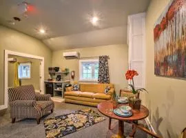 Welcoming Downtown Branson Cottage with Pool Access!