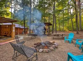 Broken Bow Cabin with Hot Tub 3 Mi to LakeandOverlook