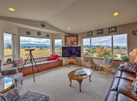 Charming Sequim House with Olympic Peninsula Views!，位于塞奎姆的酒店